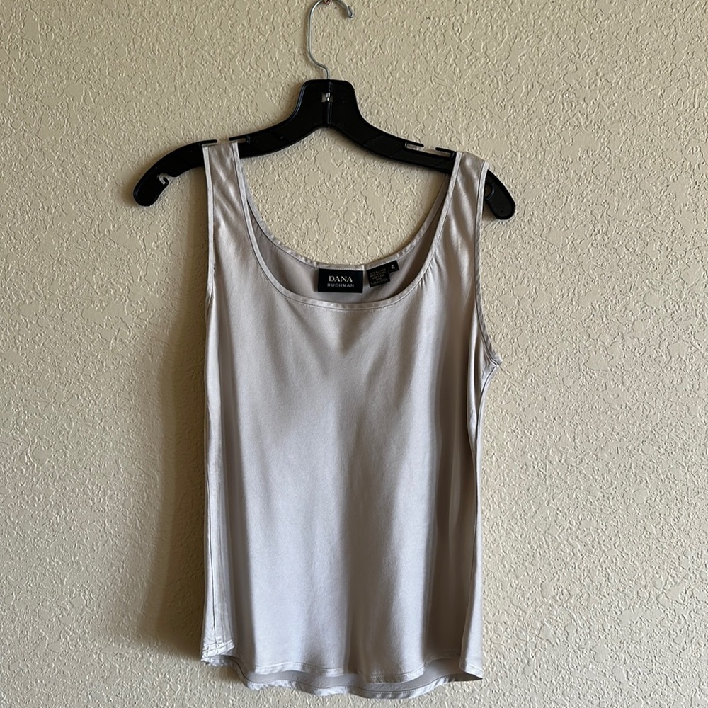 Dana Buchman Size 4 Silk like Top Women’s